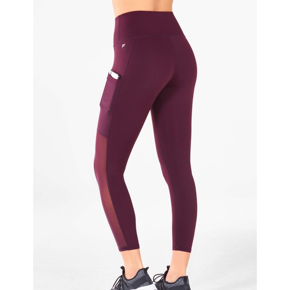 NWOT Fabletics On-The-Go High-Waisted Capri - XXS